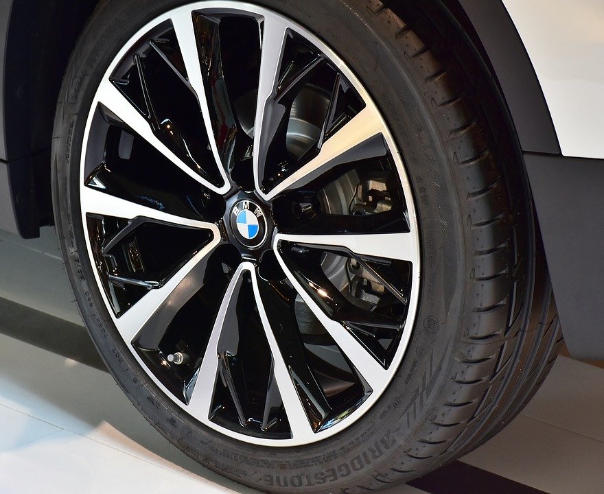 auto-tires-2615412_960_720